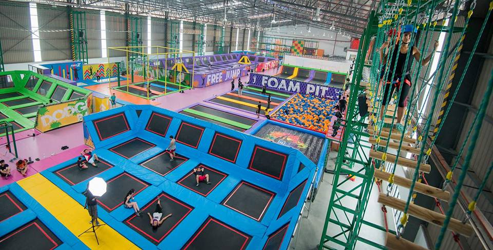Family Indoor Trampoline Park Center Indoor Playground Supplier Indoor 